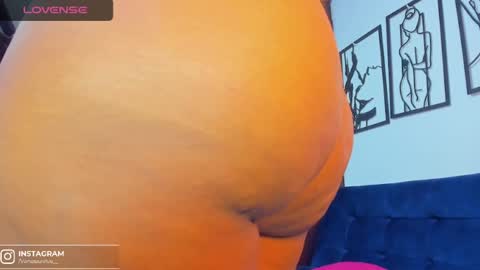 Snapshot of roxanasmiith chatting on 02.19.25 Roxxx Thee Stallion online show from 02.19.25