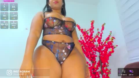Snapshot of roxanasmiith chatting on 10.19.25 Roxxx Thee Stallion online show from 10.19.25