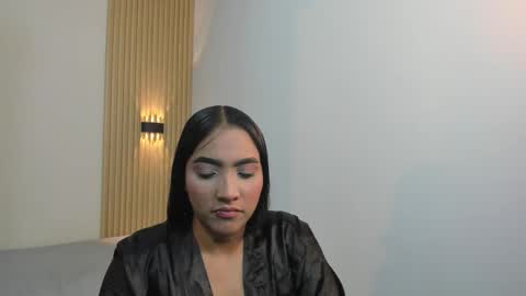roxanerichie  online show from 11.30.25