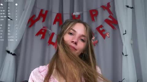 Snapshot of roxannastoo chatting on 10.30.25 roxannastoo online show from 10.30.25