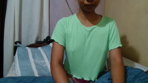 roxanne_98 online show from 10.24.25