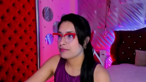 Snapshot of roxanne_han chatting on 04.20.26 roxanne_han online show from 04.20.26