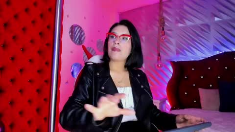 Snapshot of roxanne_han chatting on 05.13.26 roxanne_han online show from 05.13.26