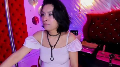 Snapshot of roxanne_han chatting on 05.25.26 roxanne_han online show from 05.25.26