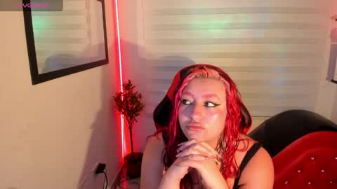 Snapshot of roxanne_morelli chatting on 04.19.26 roxanne online show from 04.19.26
