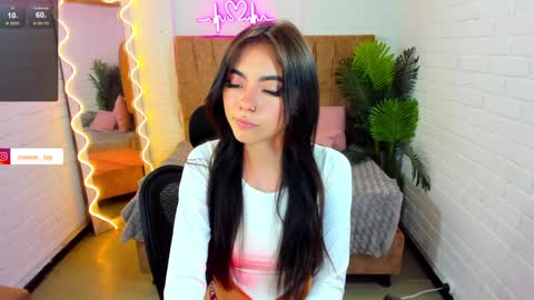 roxanne_tay online show from 01.08.25