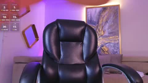 Roxanne Hill  online show from 04.15.26