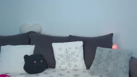 roxanneliss online show from 12.18.25