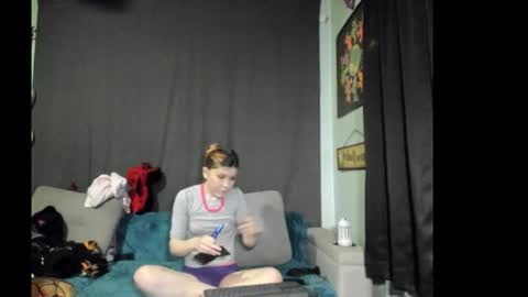 roxihazeleyes online show from 11.20.25