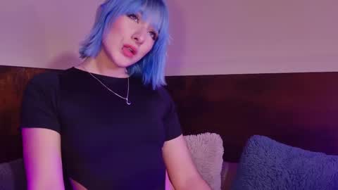 Roxx IG  online show from 09.14.25