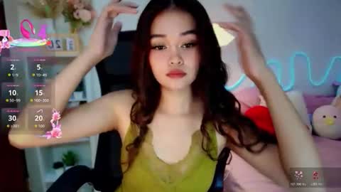 Snapshot of roxxy_blossom chatting on 05.24.26 roxxy_blossom online show from 05.24.26