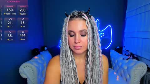 Roxy online show from 10.31.25