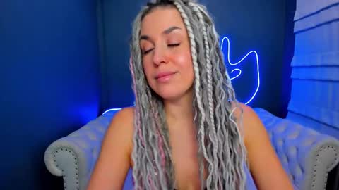 Snapshot of roxy_mars chatting on 02.12.26 Roxy online show from 02.12.26