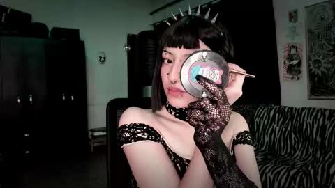 Roxy Independient model Help me to reach 50 thumbs up online show from 02.27.26