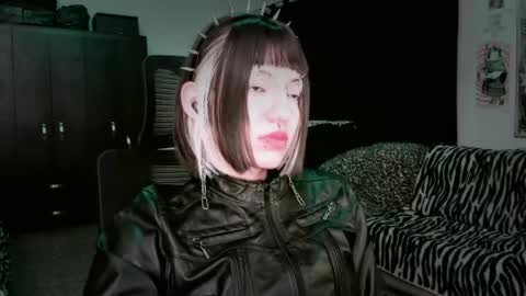 Snapshot of roxy_toxic chatting on 04.29.26 Roxy Independient model Help me to reach 50 thumbs up online show from 04.29.26