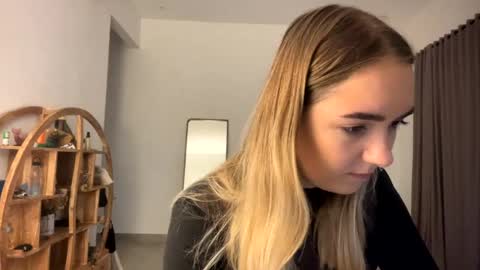 Roxy online show from 03.19.26