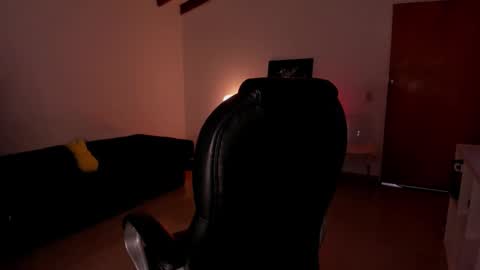 Snapshot of roxyy_x chatting on 02.05.26 val online show from 02.05.26