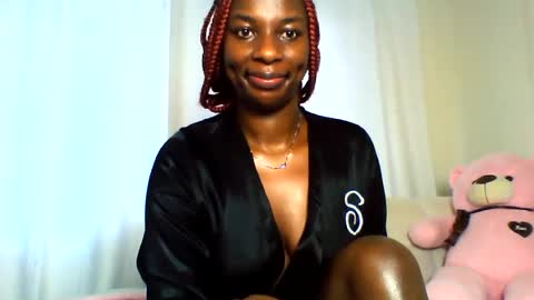 Snapshot of royal_petite10 chatting on 07.26.26 kate online show from 07.26.26