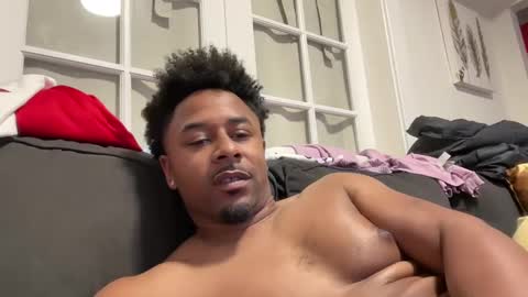 Snapshot of royal_sf chatting on 02.03.25 Royal SF online show from 02.03.25