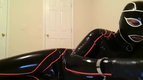 Snapshot of rubber3452 chatting on 03.10.25 rubber3452 online show from 03.10.25