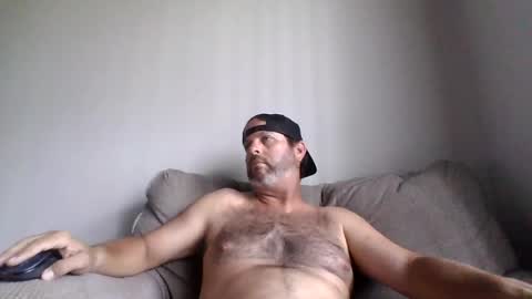 Snapshot of rubbingoneout714 chatting on 07.01.26 rubbingoneout714 online show from 07.01.26