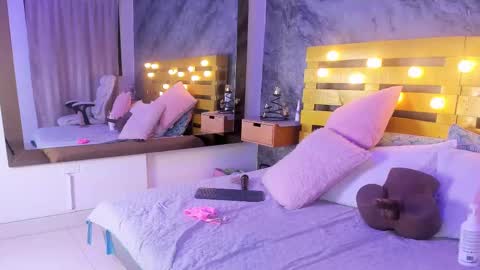 Snapshot of rubi_lovee chatting on 02.12.25 Rubi online show from 02.12.25