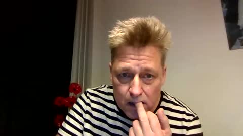 Snapshot of rudeski chatting on 12.30.24 rudeski online show from 12.30.24