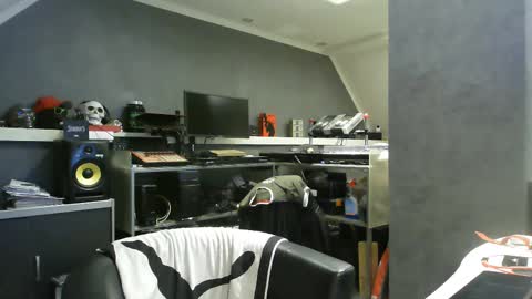 Snapshot of ruffi77 chatting on 02.23.25 Chico que rico Caliente online show from 02.23.25