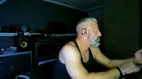 Chico que rico Caliente online show from 04.09.26