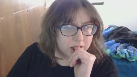 Snapshot of runny_eggs chatting on 05.14.26 runny_eggs online show from 05.14.26