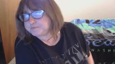 Snapshot of runny_eggs chatting on 05.24.26 runny_eggs online show from 05.24.26