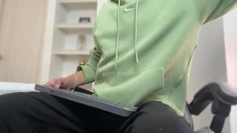  R U S S E L L  online show from 01.17.26