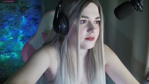 Snapshot of ruthsimp chatting on 01.18.25 Tanyushka online show from 01.18.25