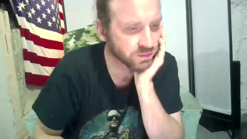 rwb1982 online show from 10.12.25