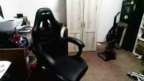 Snapshot of rwzar_1965 chatting on 04.14.26 rwzar_1965 online show from 04.14.26