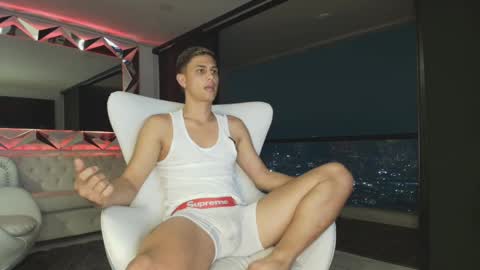 Snapshot of ryan__mateo chatting on 09.28.25 ryan__mateo online show from 09.28.25