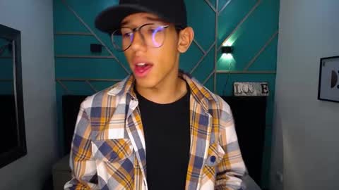 Snapshot of ryanpricee chatting on 12.24.24 RyanPricee online show from 12.24.24