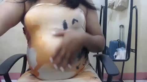 Snapshot of rylle_asian chatting on 12.01.25 rylle_asian online show from 12.01.25