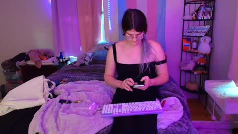 Snapshot of ryn_michele chatting on 05.12.26 Ryn Michele online show from 05.12.26