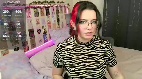 Snapshot of s_katekisa_ss chatting on 02.26.25 Kate online show from 02.26.25