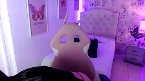Snapshot of saara_martin chatting on 05.04.26 1 online show from 05.04.26