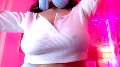 Snapshot of saara_martin chatting on 06.02.26 1 online show from 06.02.26