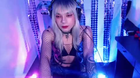 Snapshot of sabella_exe chatting on 07.23.26 Isabella online show from 07.23.26