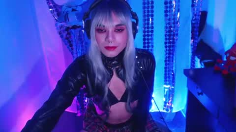 Snapshot of sabella_exe chatting on 07.25.26 Isabella online show from 07.25.26