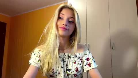 Snapshot of sabinamccrohan chatting on 07.23.26 Sabina online show from 07.23.26