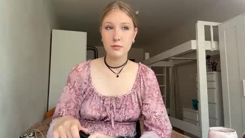 Snapshot of sabinecarrithers chatting on 07.26.26 Sabine online show from 07.26.26