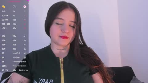 Snapshot of sabrina_lennox chatting on 05.28.26 Sabrina Maria online show from 05.28.26