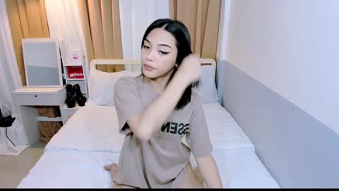 Snapshot of sabrinaametyst chatting on 01.07.25 urHOT SABBY online show from 01.07.25