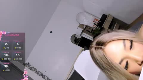 urHOT SABBY online show from 03.10.26