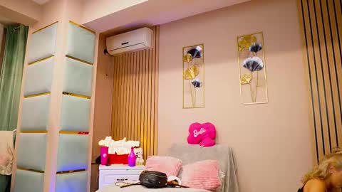 SabrinaJade online show from 10.14.25